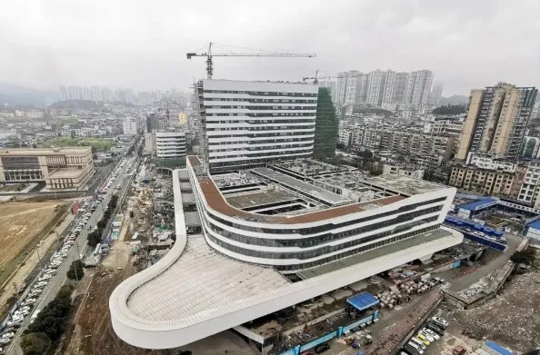 茅台19亿办医院，你怎么看待大企业办医院的事？