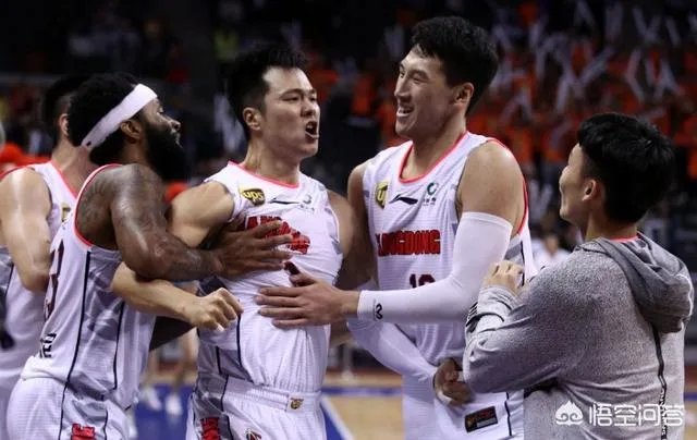 广东女篮夺冠，广东男篮的孟铎表示自己是冠军家属了，这是什么情况？