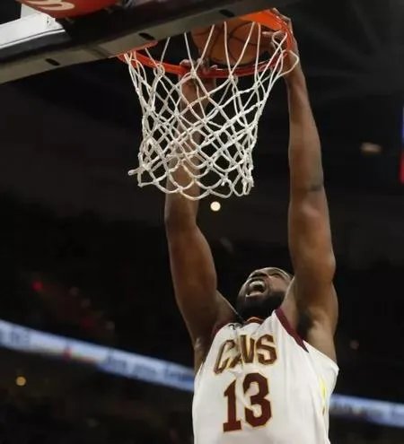 骑士逆转奇才，汤普森0分0板，究竟怎么回事？