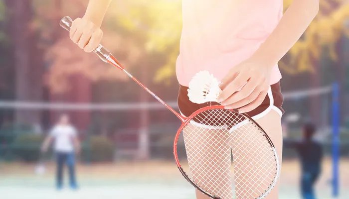 一只羽毛球上通常有几根羽毛