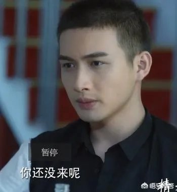 《微微一笑很倾城》里面美人师兄和KO是什么关系?