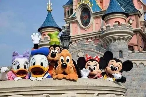 上海迪士尼一游客昏倒,抢救无效死亡,他究竟是因何去世的?