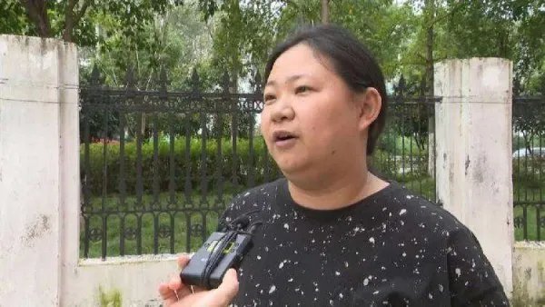 72名学生众筹为离世老师父母养老,这是一种什么做法?