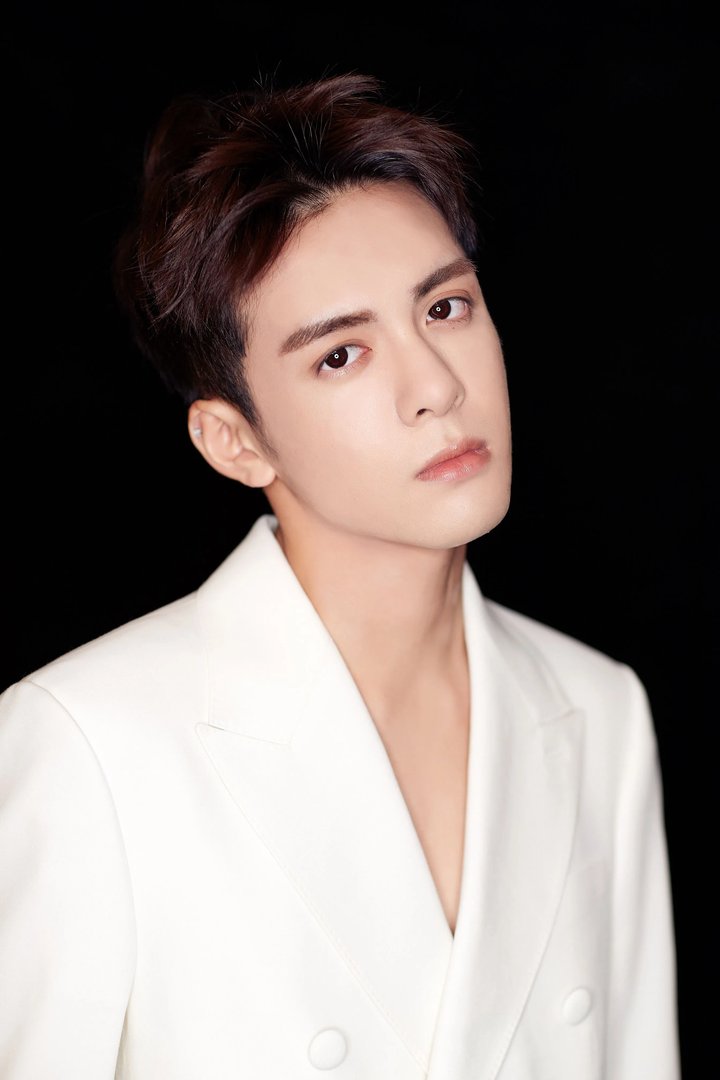 曾舜晞家庭背景被扒家里超级有钱 曾舜晞个人资料介绍竟是富二代