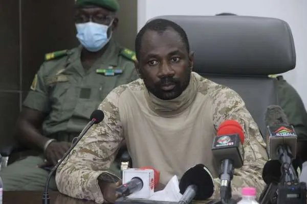 马里总统总理被军人扣留,为什么军营会发生哗变?