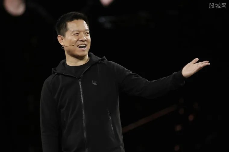 FF赶走出纳激怒恒大 许家印这下要告老贾