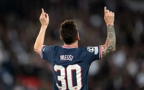 梅西进球，超越C罗的同时帮助球队赢球，他突破了哪些历史记录？