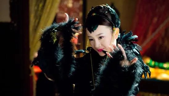 张檬吻戏床美人无泪曝光 化身“黑天鹅”色诱刘恺威