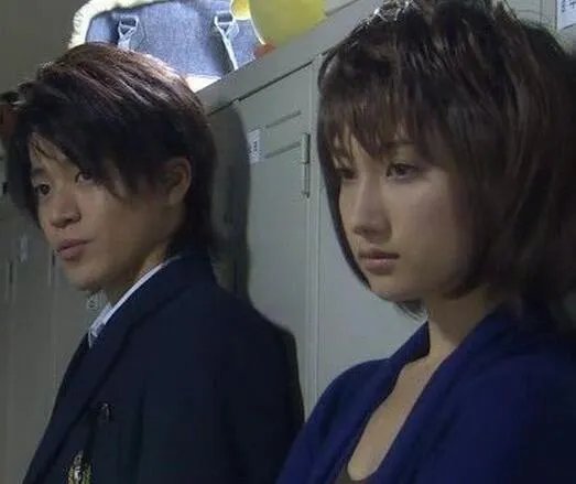 女星香椎由宇灰原哀图片 顺利产第三子母子平安