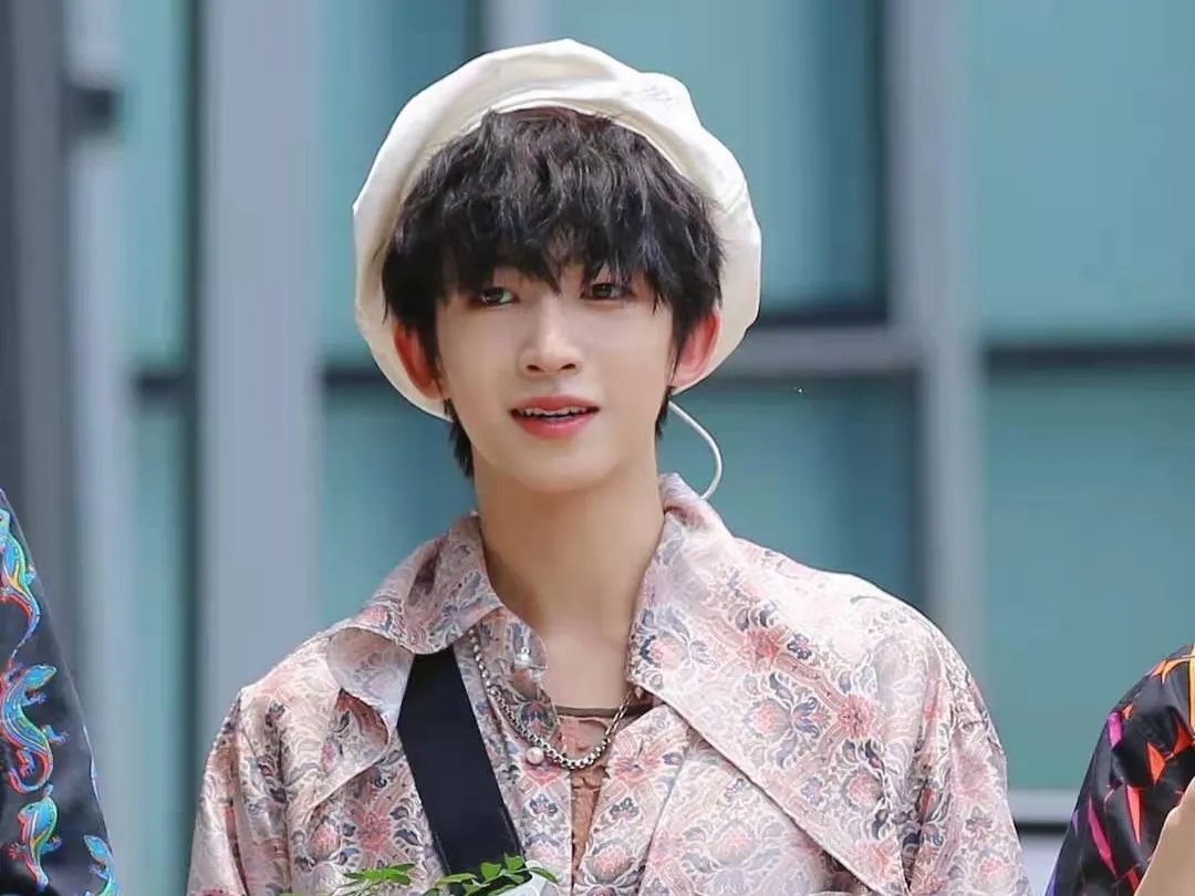 INTO1澄清成员刘宇学历造假一事，对此你怎么看？