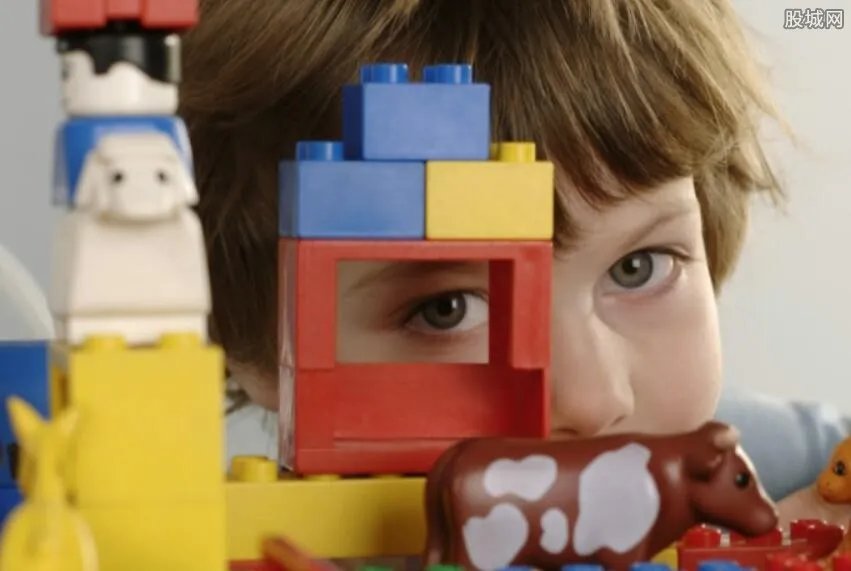 探访云南贩婴村 艰难解救儿童70多名