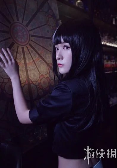 徐娇晒暗黑风格COS照 网友大呼：被吓坏简直神还原！
